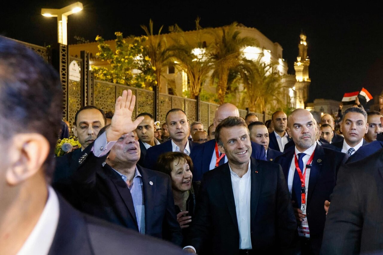 گردش مکرون و سیسی در بازار تاریخی قاهره | تصاویر