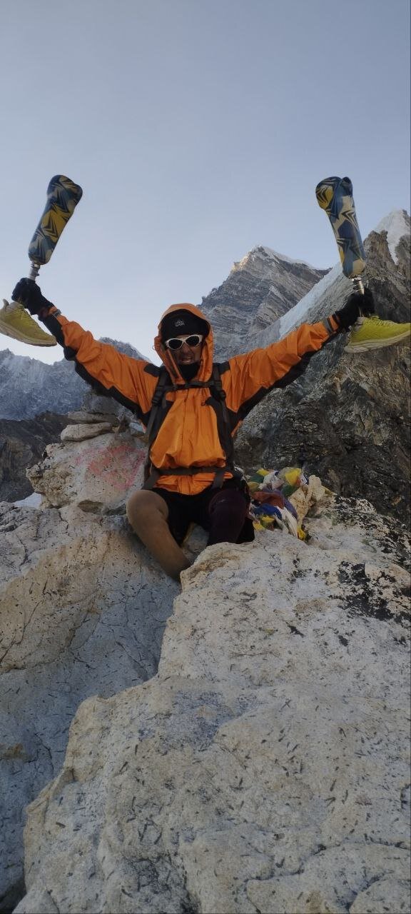 عجیب اما واقعی؛ صعود کوهنورد ایرانی بدون پا به اورست ! | تصاویر