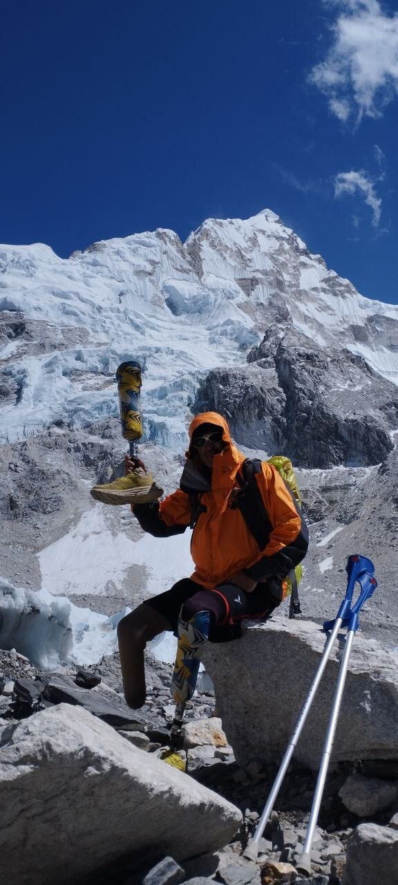 عجیب اما واقعی؛ صعود کوهنورد ایرانی بدون پا به اورست ! | تصاویر