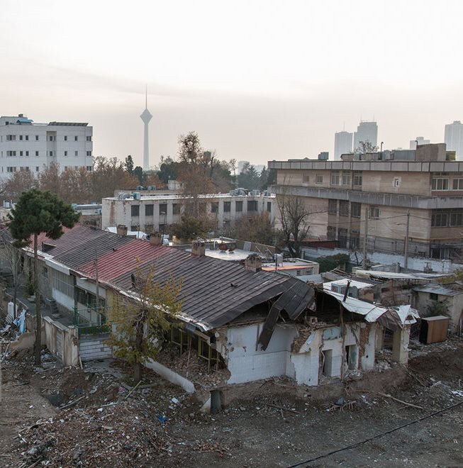 کارخانه مرموز شماره ۵ ونک و دردسر خانههای کارگری | ماجرای ماسک های ضدگاز چه بود؟