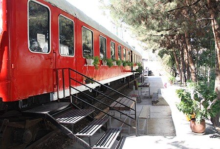 یادگاری مدرسه راهآهن در دانشگاه الزهرا(س) | درهای قدیمی‌ترین سازه ریلی به روی دانشجویان بسته شد