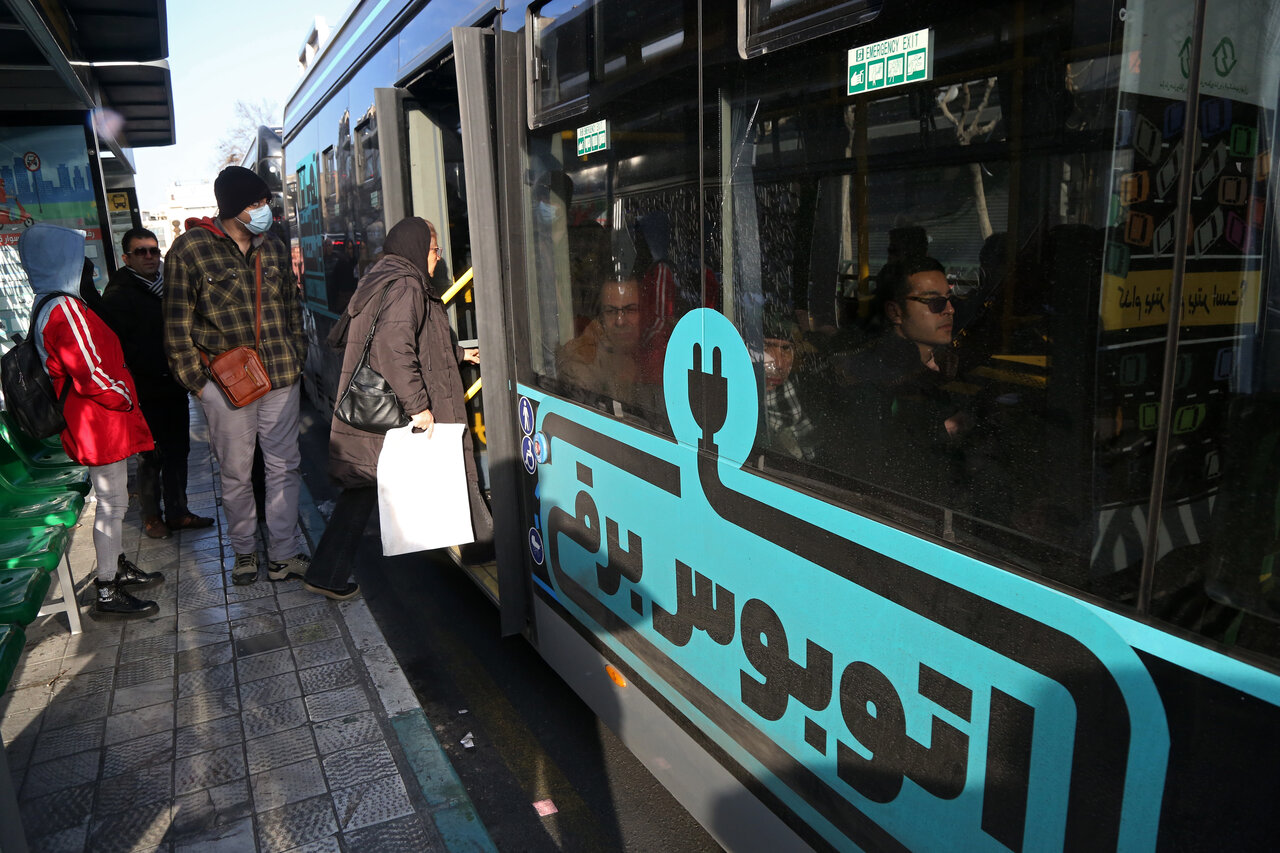 خون سبز اتوبوسهای برقی در رگهای تهران