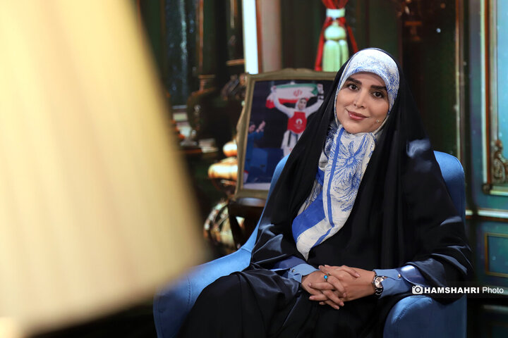 گفت و گوی مژده لواسانی با ناهید کیانی