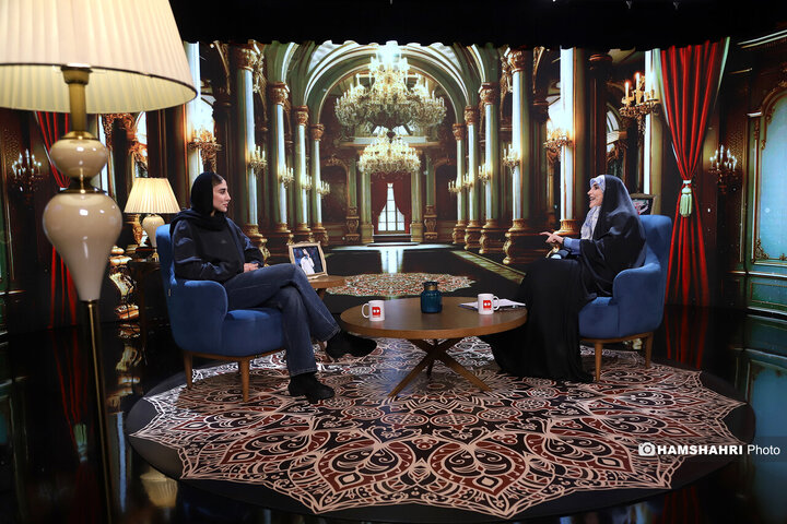 گفت و گوی مژده لواسانی با ناهید کیانی