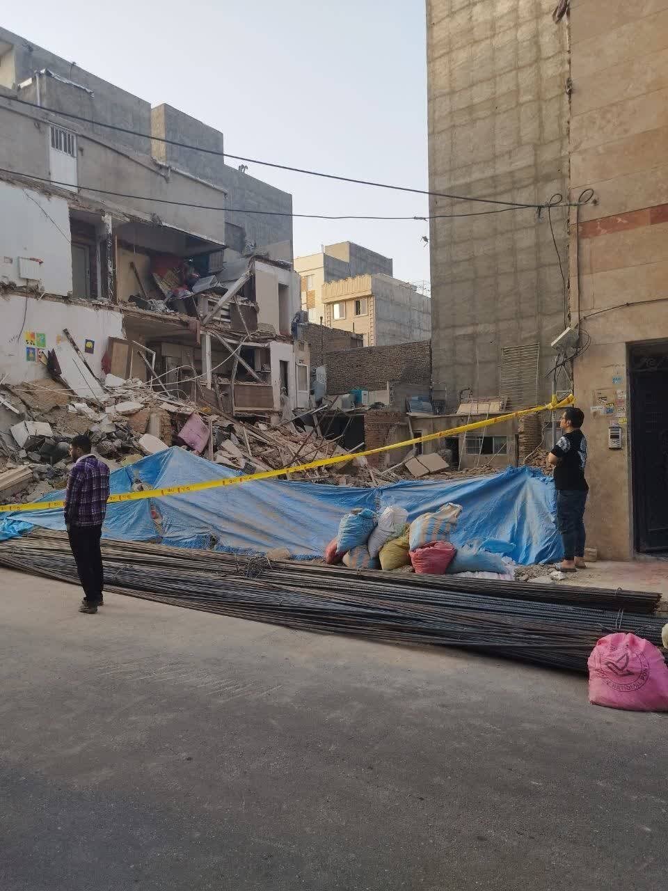 ریزش ساختمان سهطبقه مسکونی در تهران + تصاویر