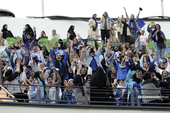 بازی فوتبال استقلال و فولاد خوزستان