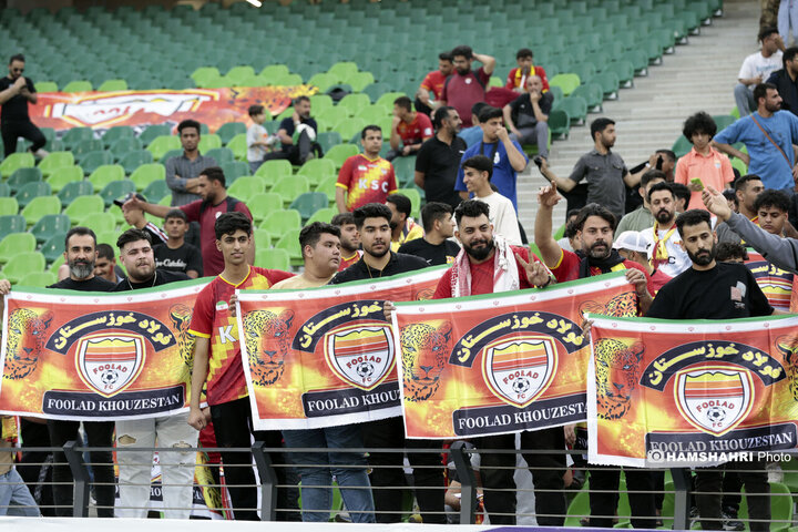بازی فوتبال استقلال و فولاد خوزستان