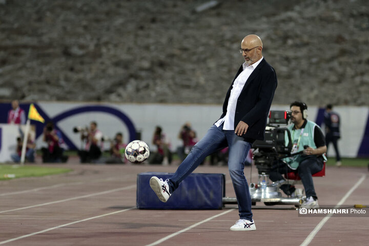 بازی فوتبال استقلال و فولاد خوزستان