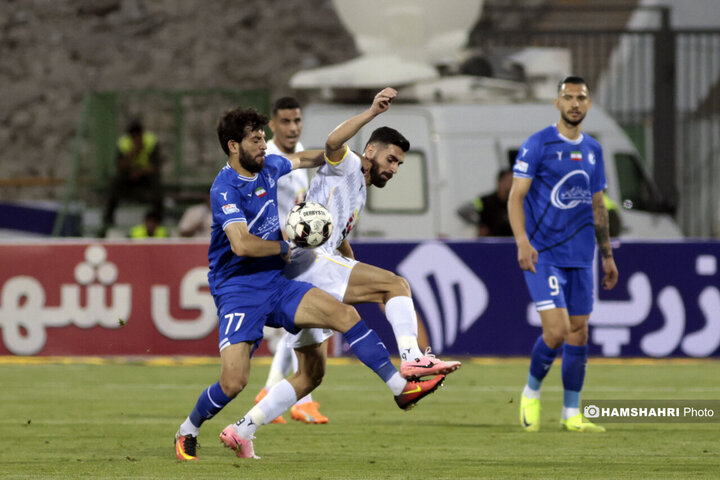 بازی فوتبال استقلال و فولاد خوزستان