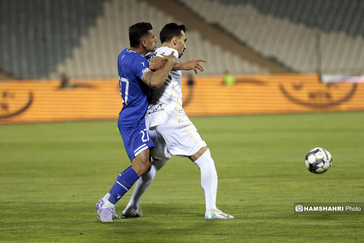 بازی فوتبال استقلال و فولاد خوزستان