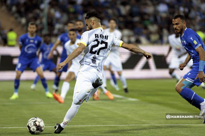 بازی فوتبال استقلال و فولاد خوزستان