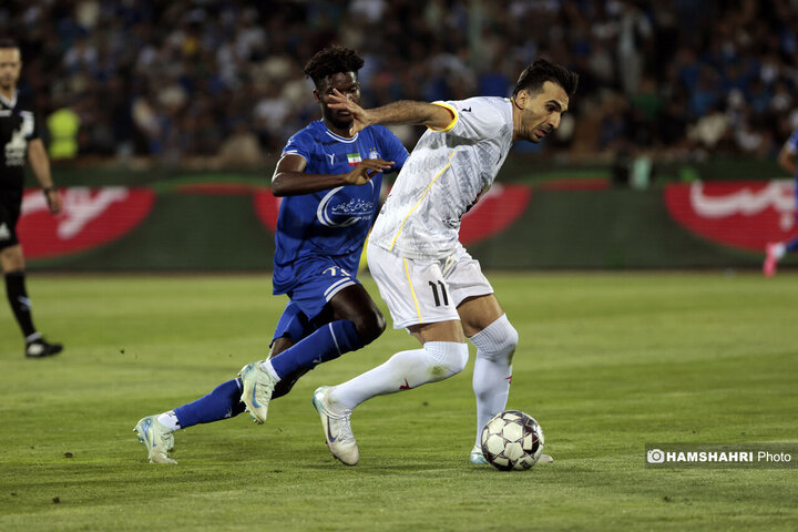 بازی فوتبال استقلال و فولاد خوزستان