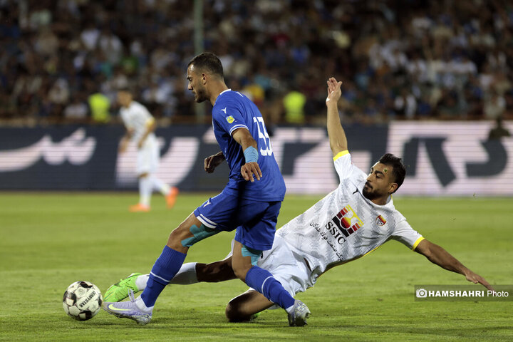 بازی فوتبال استقلال و فولاد خوزستان