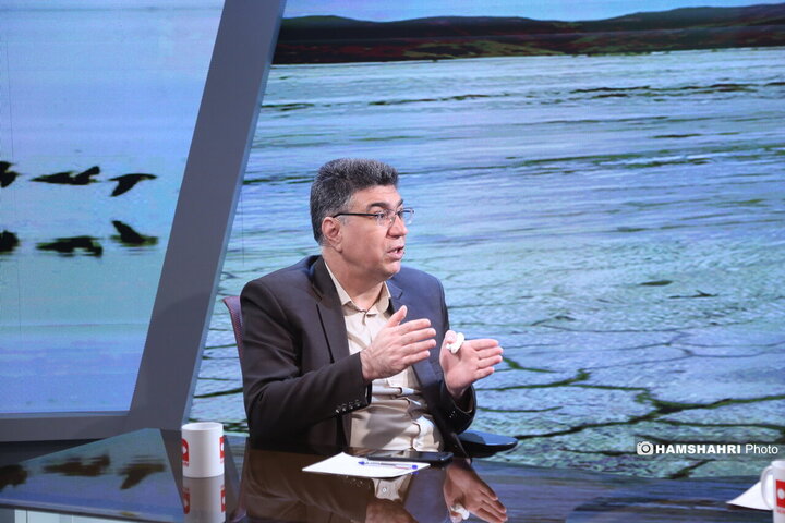 گفت و گو درباره دریاچه ارومیه، احیا و راهکارها در تلویزیون همشهری