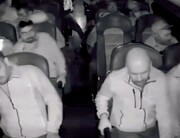 لحظه هولناک واژگونی اتوبوس و مسافران | ببینید نبستن کمربند چه بلایی سر مسافران آورد + فیلم