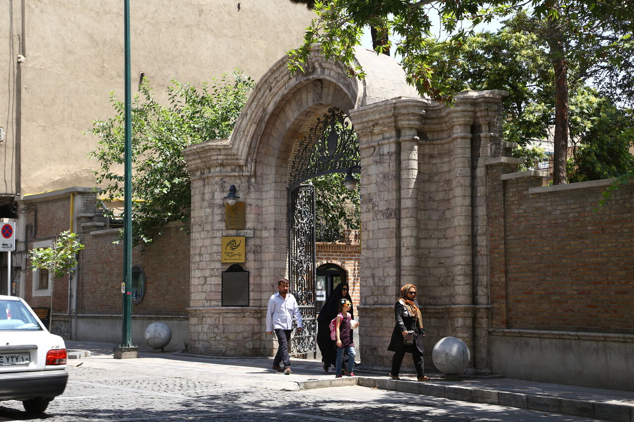 دست در دست بهار در کوچه و خیابان‌های تهران