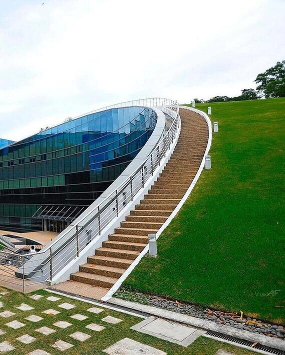 ساختمان این دانشگاه یک اثر هنری معماری مهندسی است | عکس