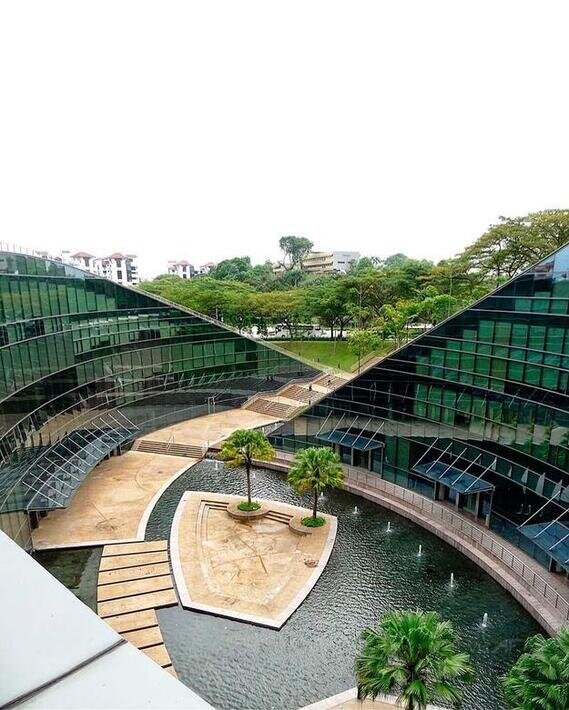 ساختمان این دانشگاه یک اثر هنری معماری مهندسی است | عکس