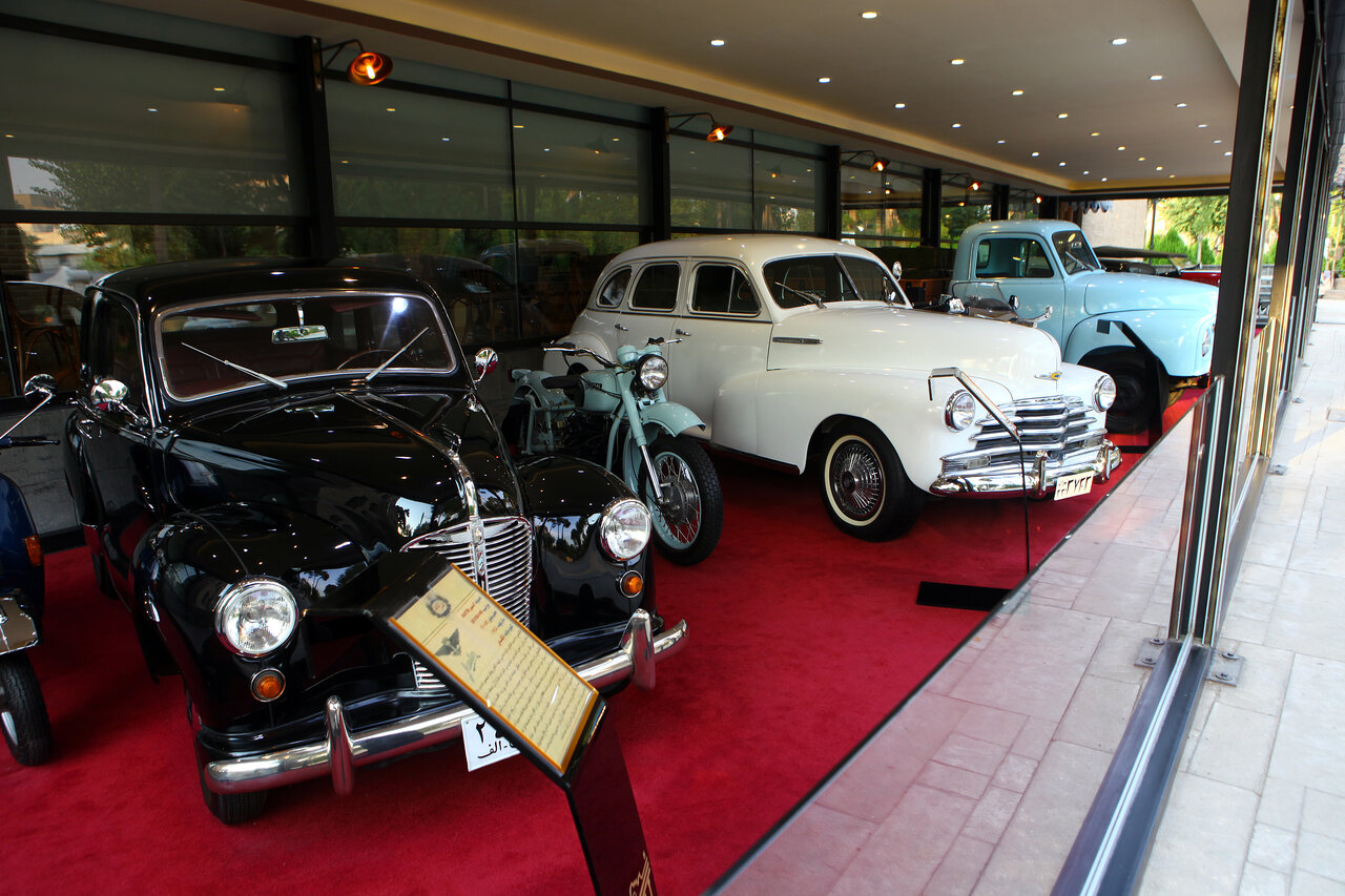 ملاقات با چهرههای مبارز در باغ موزه قصر