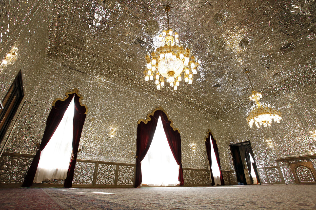 گشت و گذار در کاخی که شکوه هنر و معماری ایران را به رخ می کشد