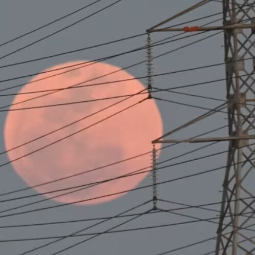 ماه کامل بر فراز شهر هیوستون ایالت تگزاس
