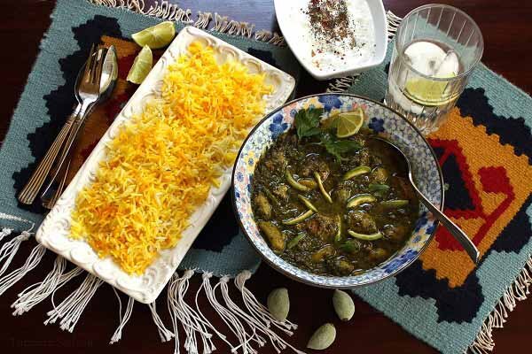 طرز تهیه خورشت چاقاله بادام؛ غذای خوشمزه بهاری