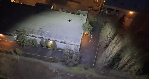 پهپاد عجیبی که شب را مثل روز روشن میکند!