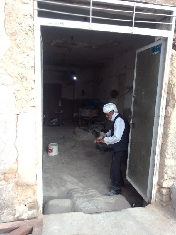 بازمانده نسل آسیابانهای خراسان بیش از نیم قرن آرد آسیاب کرده است | موهایم را در آسیاب سفید کردم