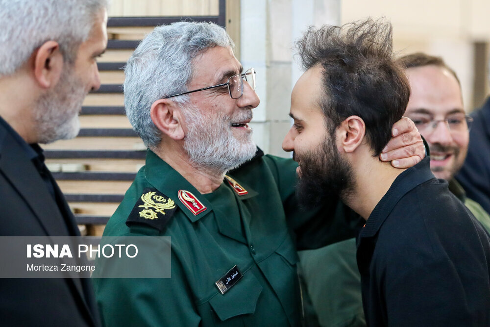 حضور فرزندان شهید حاج قاسم در مراسم نخستین سالگرد شهدای کنسولی ایران در سوریه | تصاویر