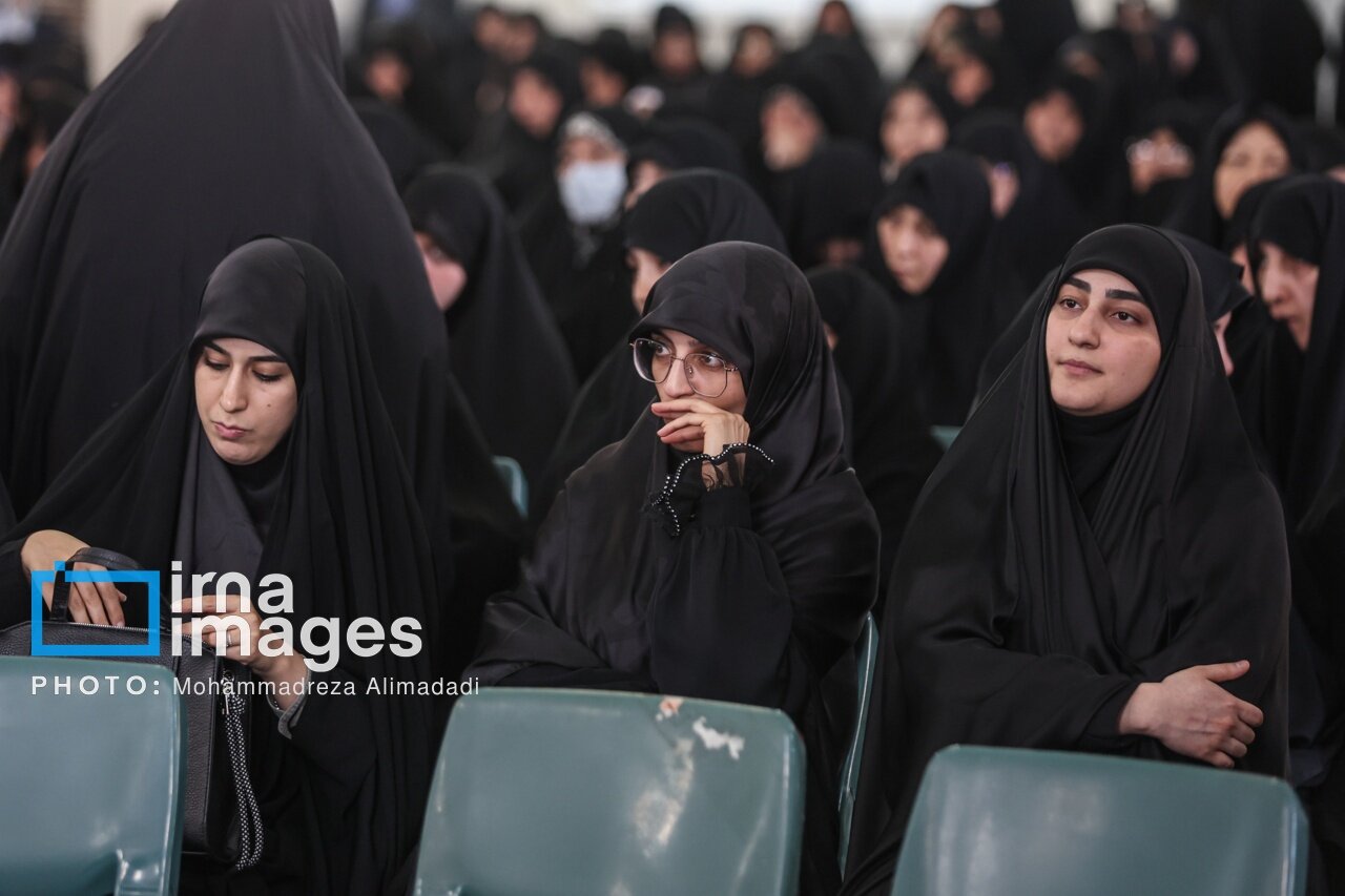 حضور فرزندان شهید حاج قاسم در مراسم نخستین سالگرد شهدای کنسولی ایران در سوریه | تصاویر