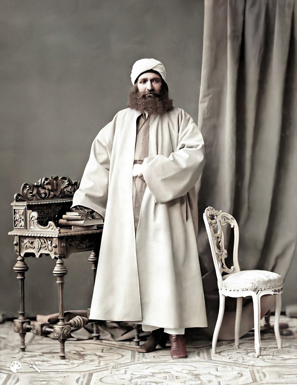 عکس زیرخاکی که نخستین بار منتشر می‌شود؛ دورهمی سفرای خارجی و اعیان و اشراف در باغ صفائیه