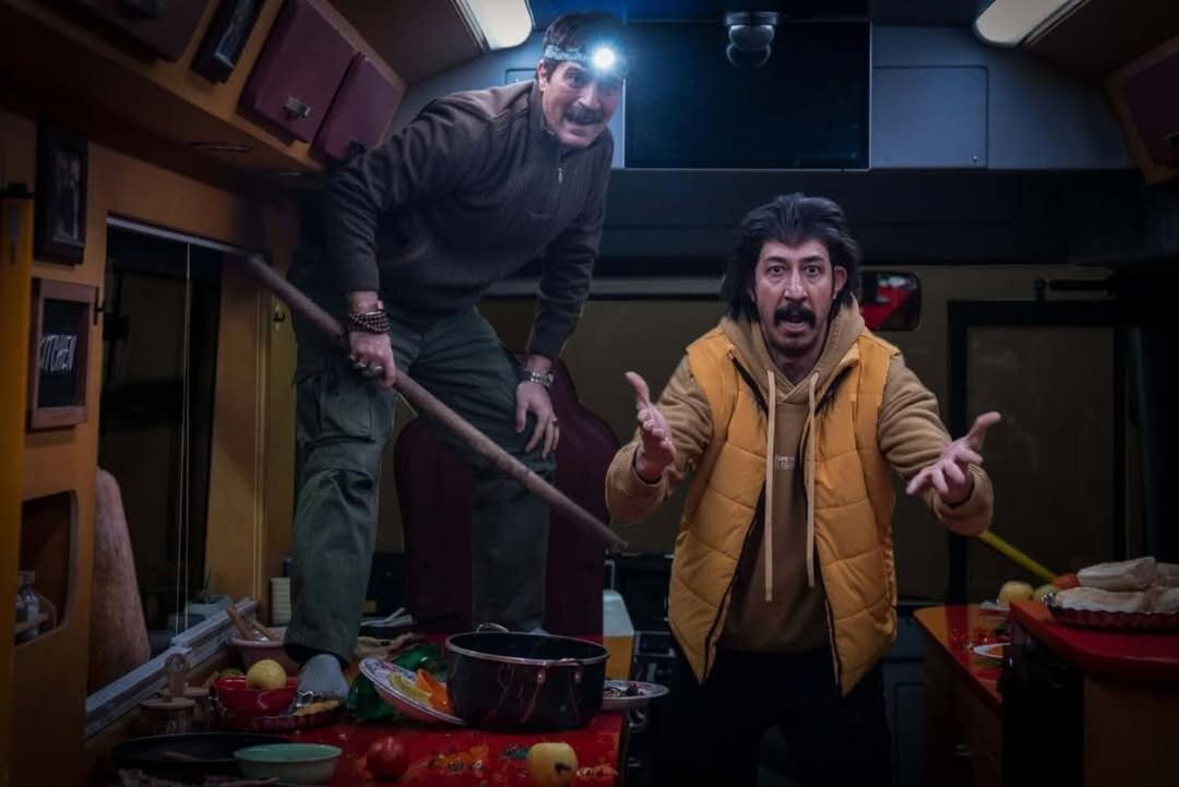 حمله یک خرس واقعی به پایتختیها! | واکنش عجیب بهتاش و رحمت را ببینید