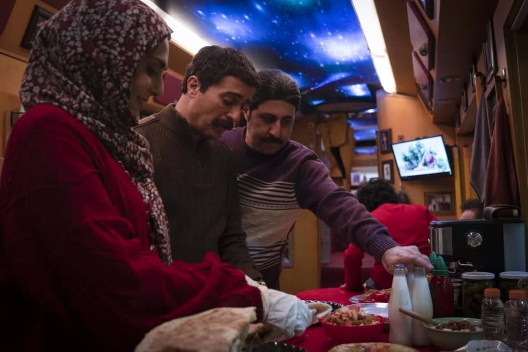 پایتخت ادامه دارد؟ | همه جا مخروبه بود؛ ما کمپر ارسطو را هم از صفر شروع کردیم