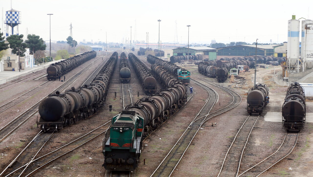 از بیابان به شلوغ ترین نقطه شهر | میدانی که بوی سفر میدهد