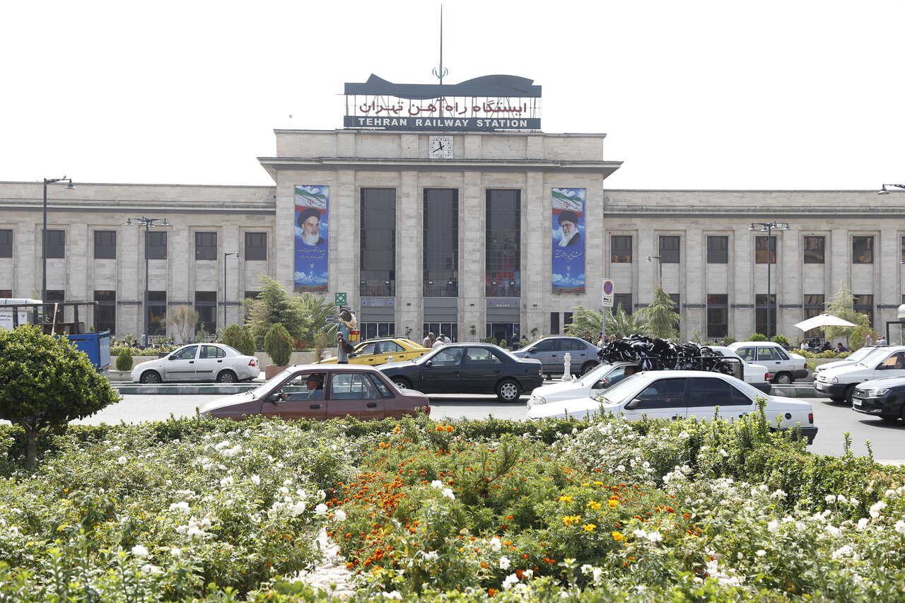 از بیابان به شلوغ ترین نقطه شهر | میدانی که بوی سفر میدهد