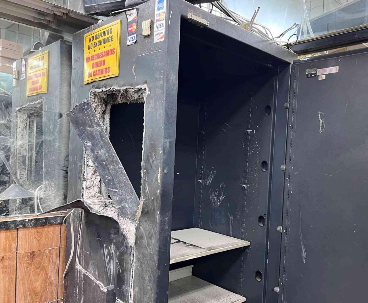 پلیس در تعقیب دزدان ۲۰میلیون دلاری