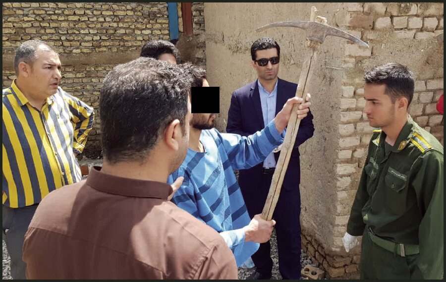 قتل فجیع زن ۱۸ ساله به دست شوهرش + تصاویر | او را به انباری کشاندم و با کلنگ...