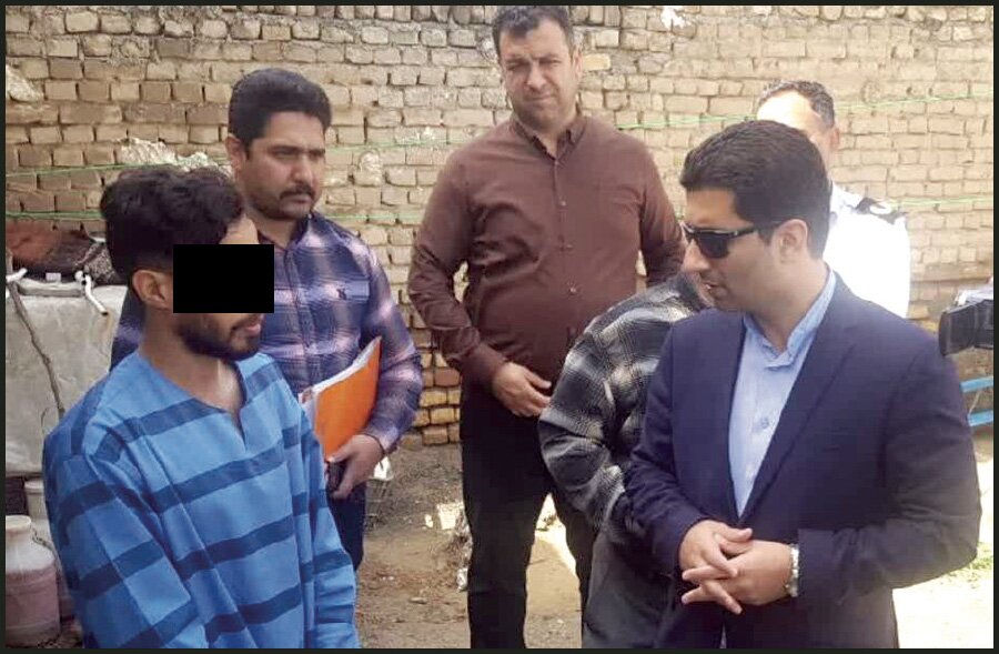 قتل فجیع زن ۱۸ ساله به دست شوهرش + تصاویر | او را به انباری کشاندم و با کلنگ...