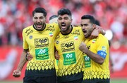 توقف بازی پرسپولیس و سپاهان و اعتراض شدید پیروانی