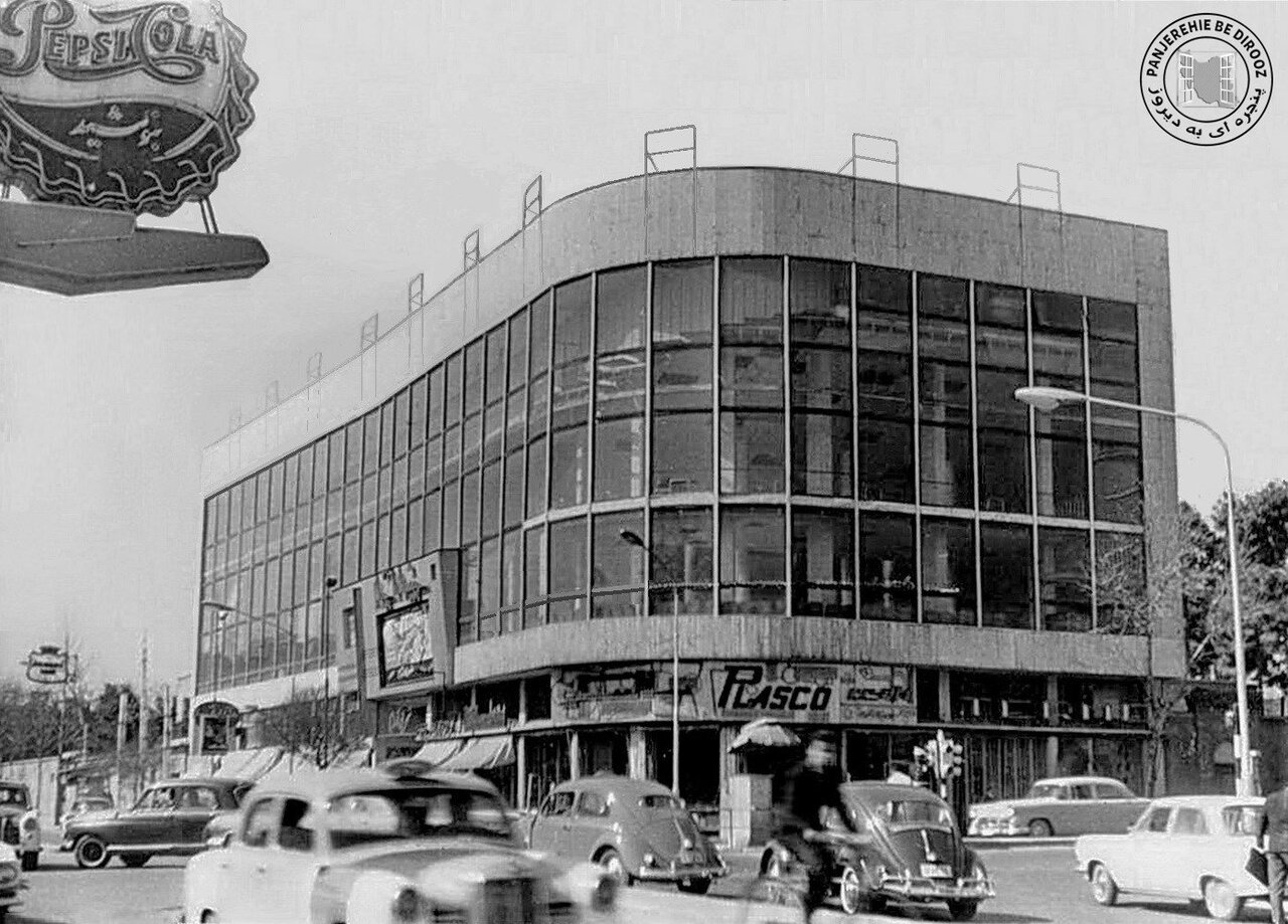 جمهوری؛ شهر فرنگ پایتخت | عکس های کمتر دیده شده از خیابان همیشه شلوغ پایتخت