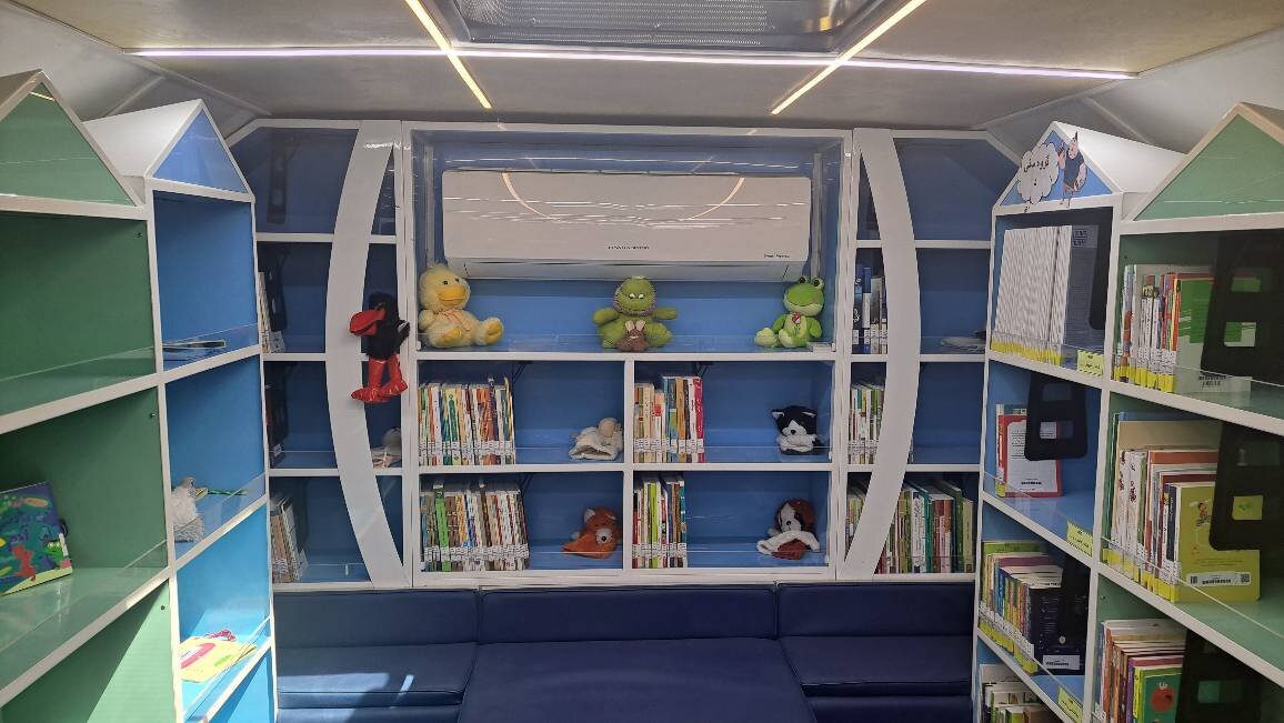 اتوبوسی که کتابخانه است + تصاویر