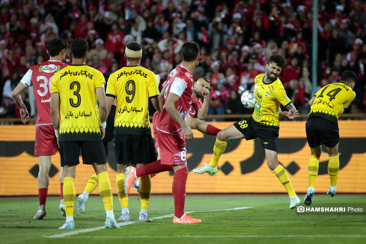 تصاویر بازی فوتبال پرسپولیس و سپاهان| جام از تهران خارج شد