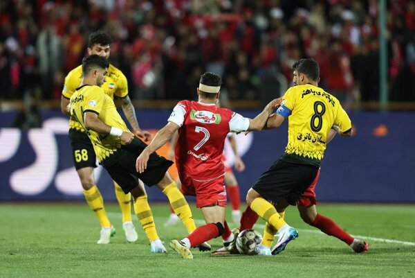 خروش علیه سروش؛ همسویی با هوادار پولدار تا ژست رهبری در پرسپولیس