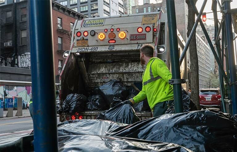 لباس ایمن برای کارگران پسماند