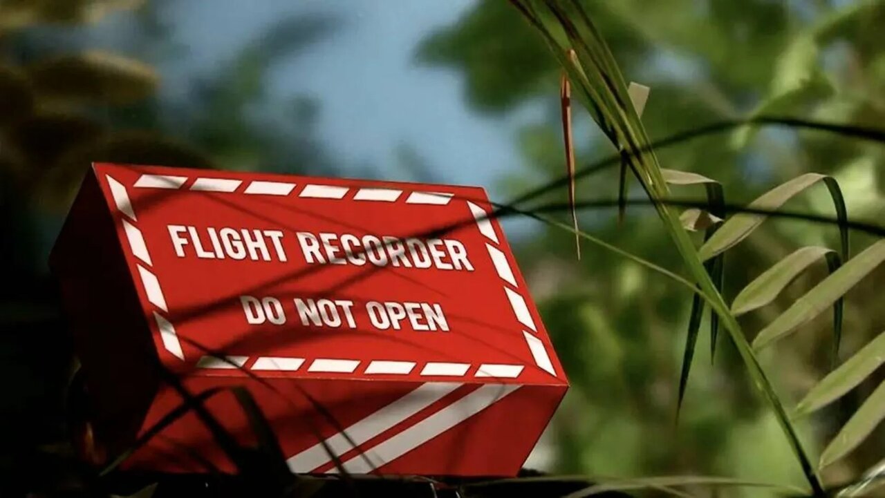 جعبه سیاه هواپیما چه اطلاعاتی را ضبط میکند؟