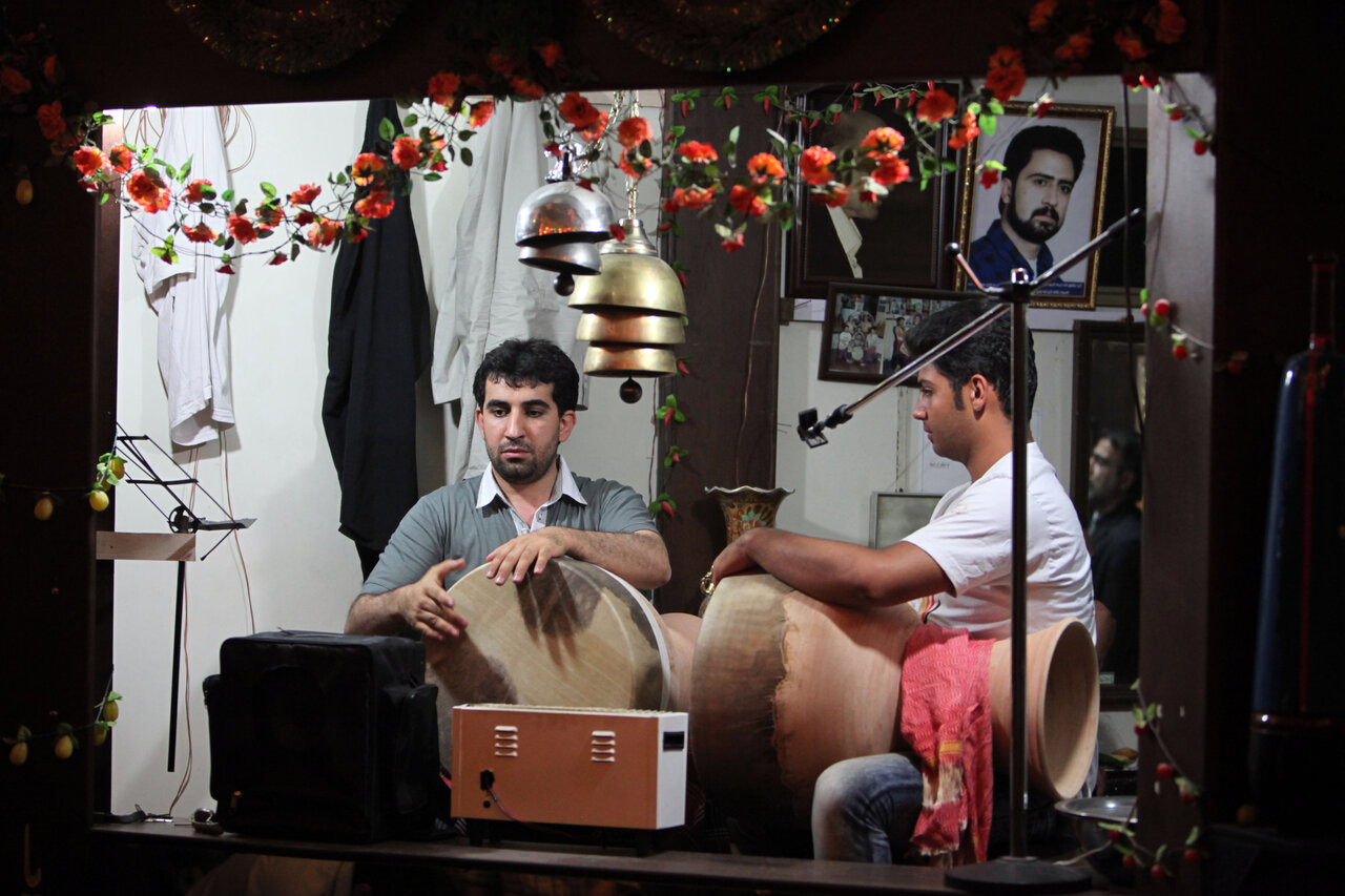 همنوا با مرشد در زورخانههای شرق تهران