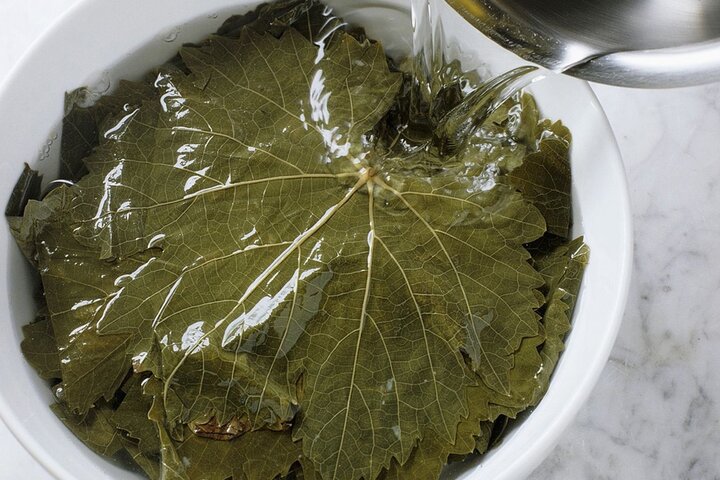 بلانچ کردن سبزیجات یعنی چه؟ + آموزش بلانچ کردن برگ مو برای نگهداری طولانی مدت در فریزر
