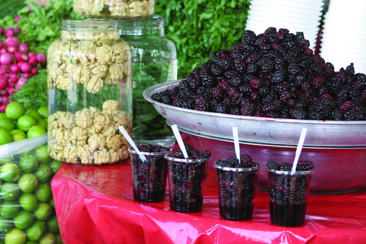 نوبرانه های بهاری در تهران قدیم