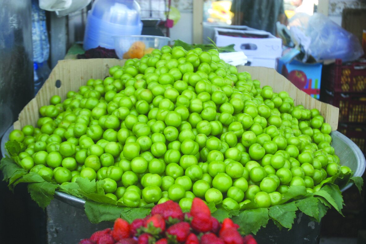 نوبرانه های بهاری در تهران قدیم