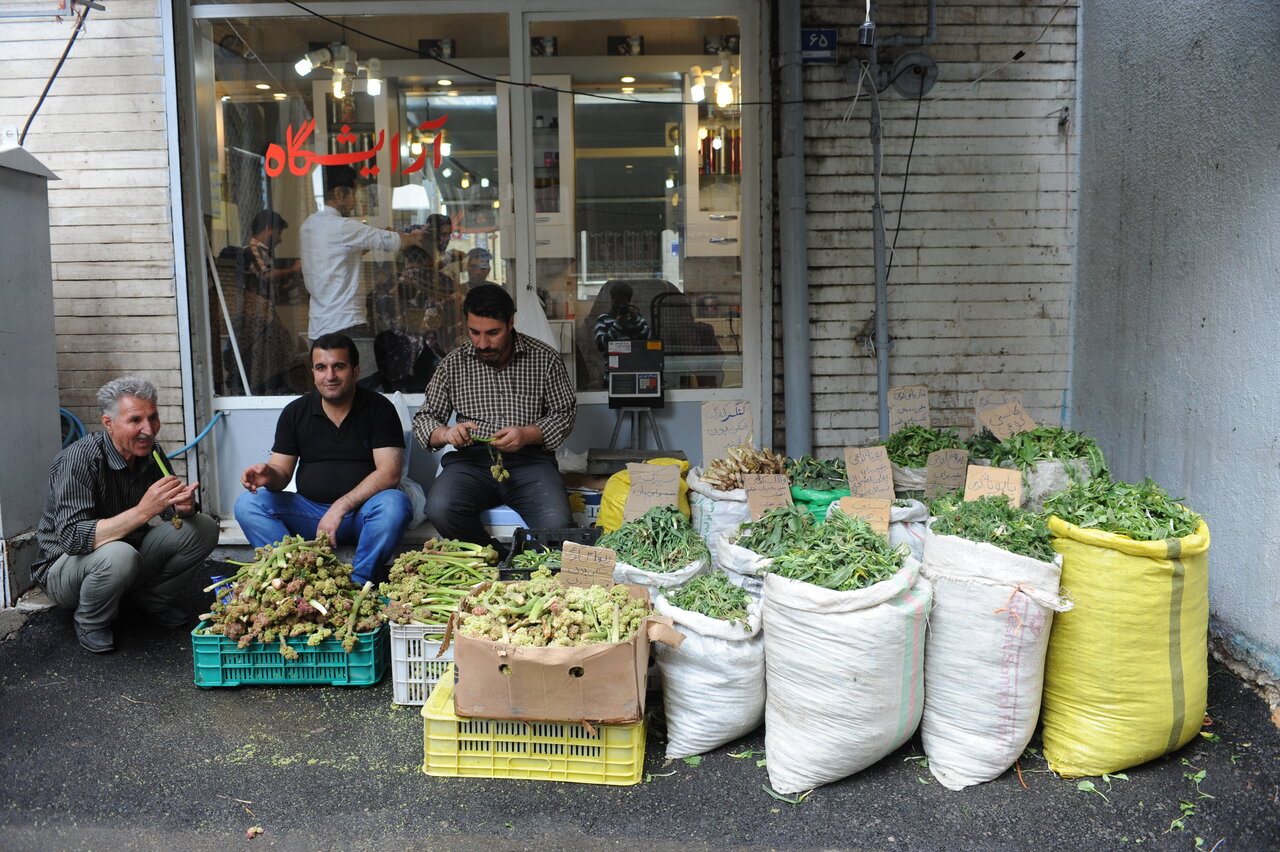 نوبرانه های بهاری در تهران قدیم